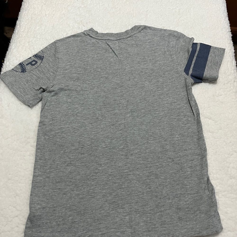 Gap kids shark shirt - Picture 4 of 4
